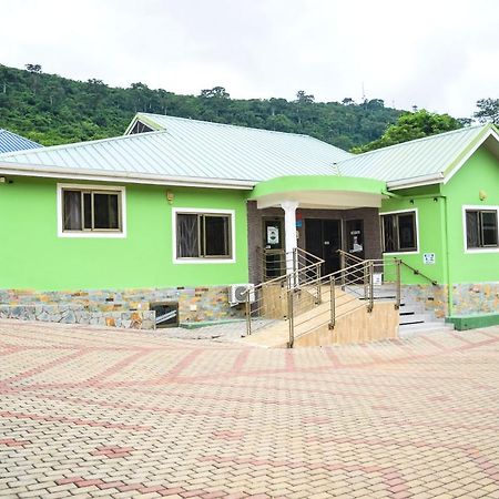 3A'S Guest House Akosombo Buitenkant foto