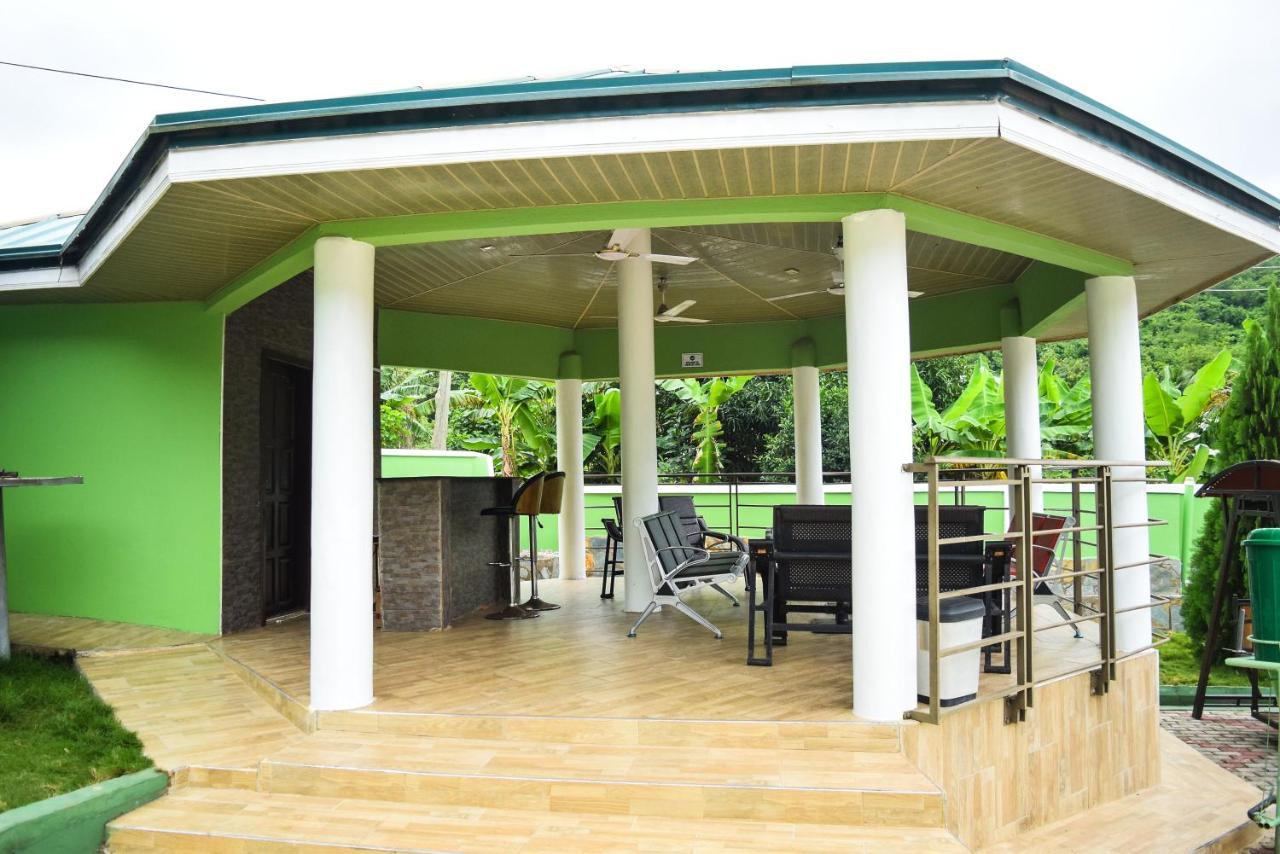 3A'S Guest House Akosombo Buitenkant foto