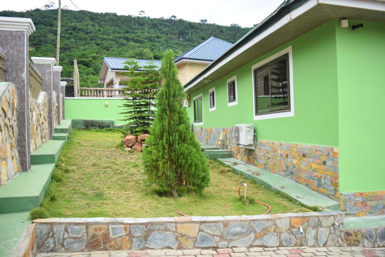 3A'S Guest House Akosombo Buitenkant foto
