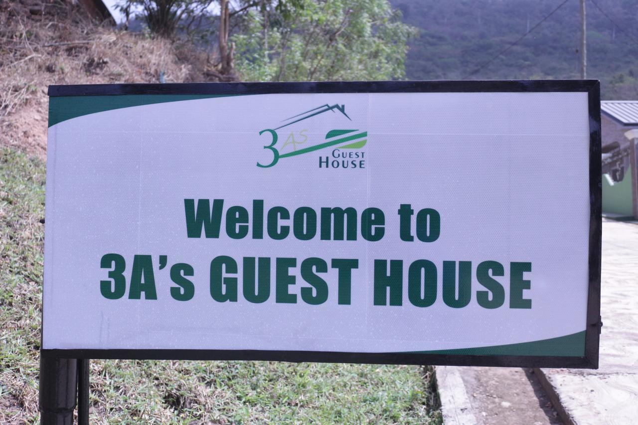 3A'S Guest House Akosombo Buitenkant foto
