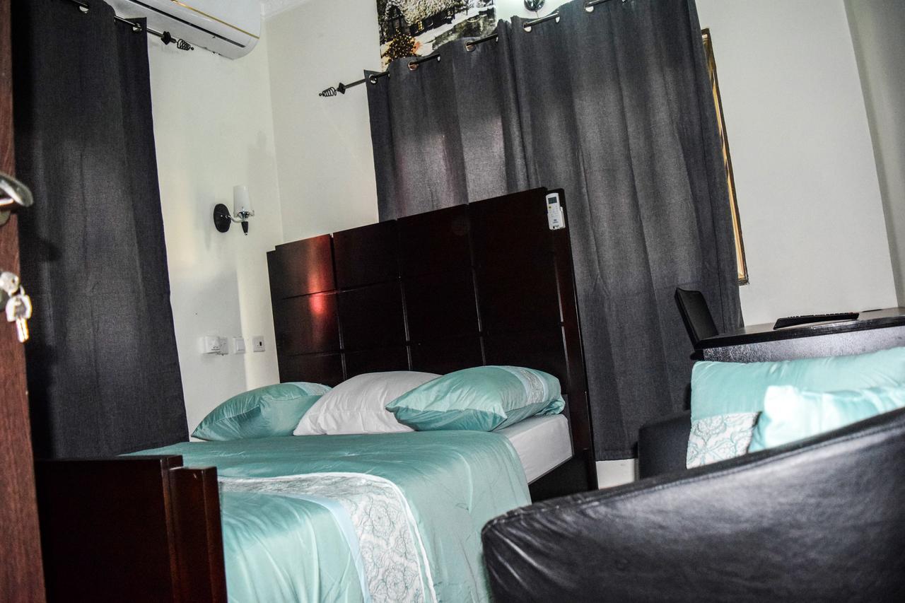 3A'S Guest House Akosombo Buitenkant foto