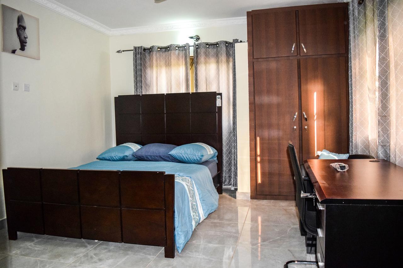 3A'S Guest House Akosombo Buitenkant foto