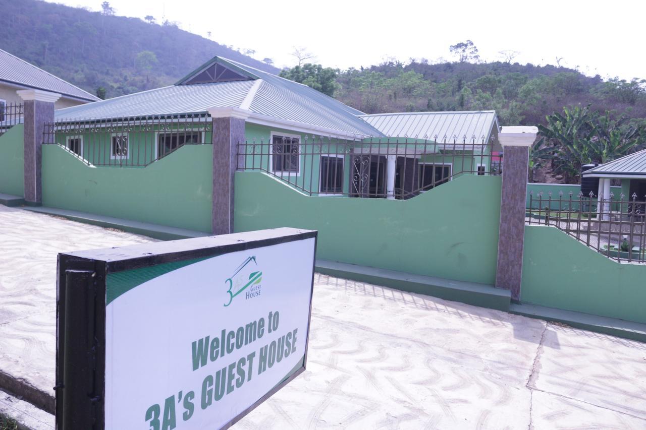 3A'S Guest House Akosombo Buitenkant foto