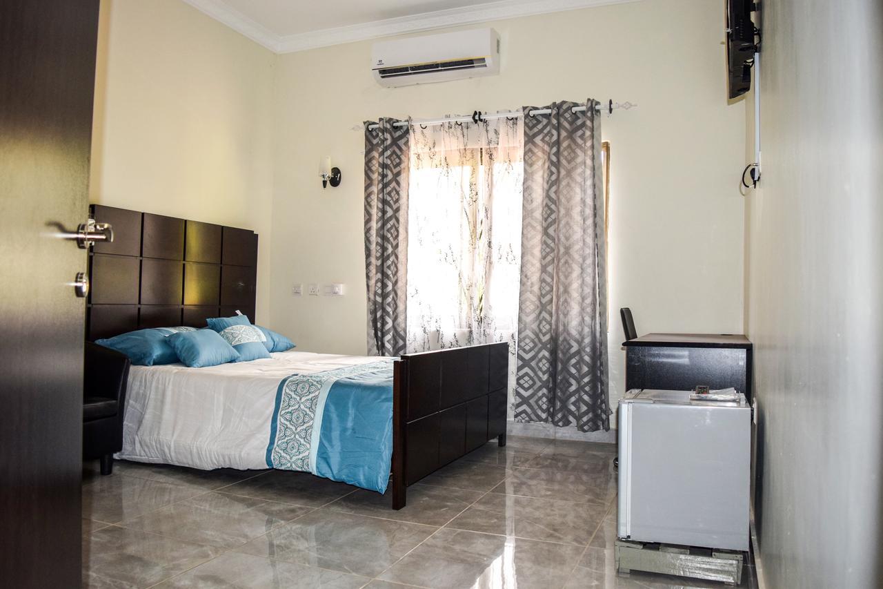 3A'S Guest House Akosombo Buitenkant foto