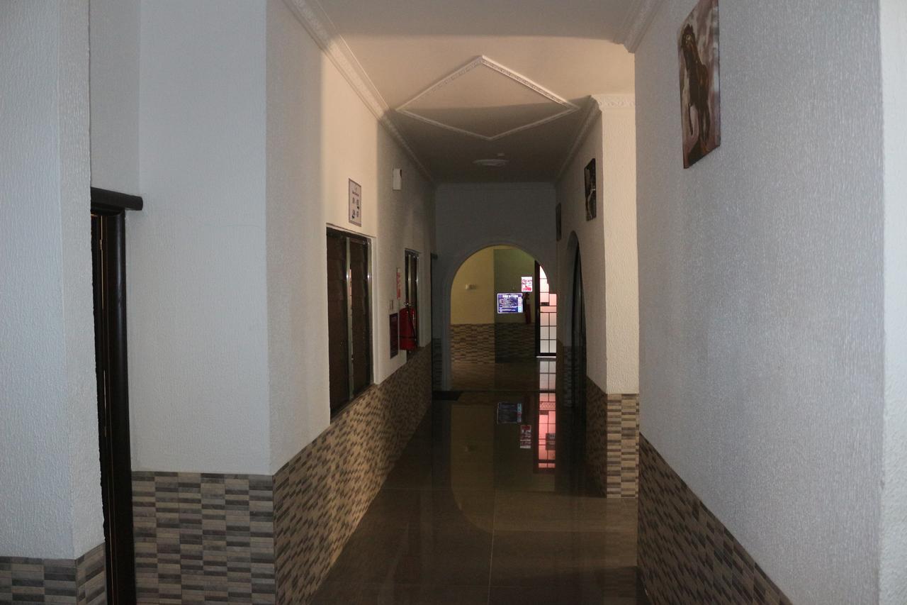 3A'S Guest House Akosombo Buitenkant foto