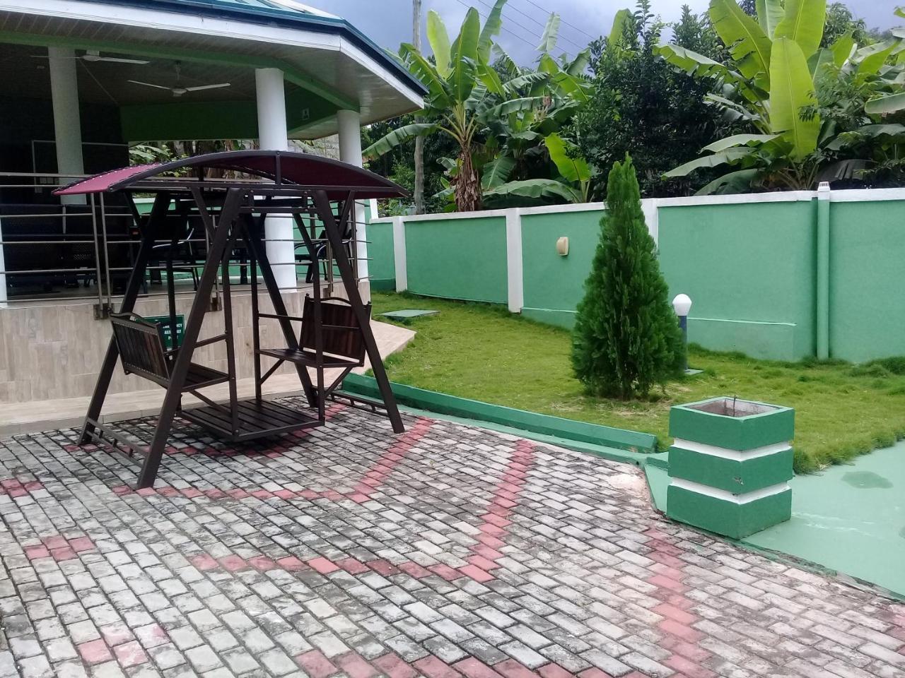 3A'S Guest House Akosombo Buitenkant foto
