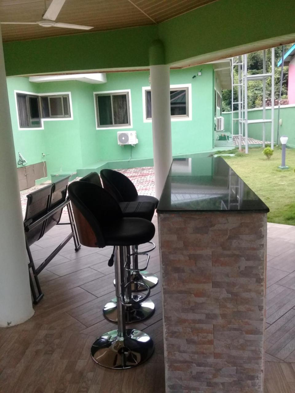3A'S Guest House Akosombo Buitenkant foto