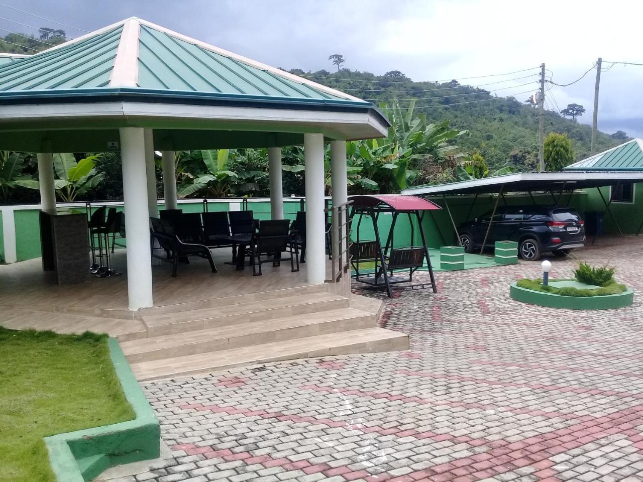 3A'S Guest House Akosombo Buitenkant foto