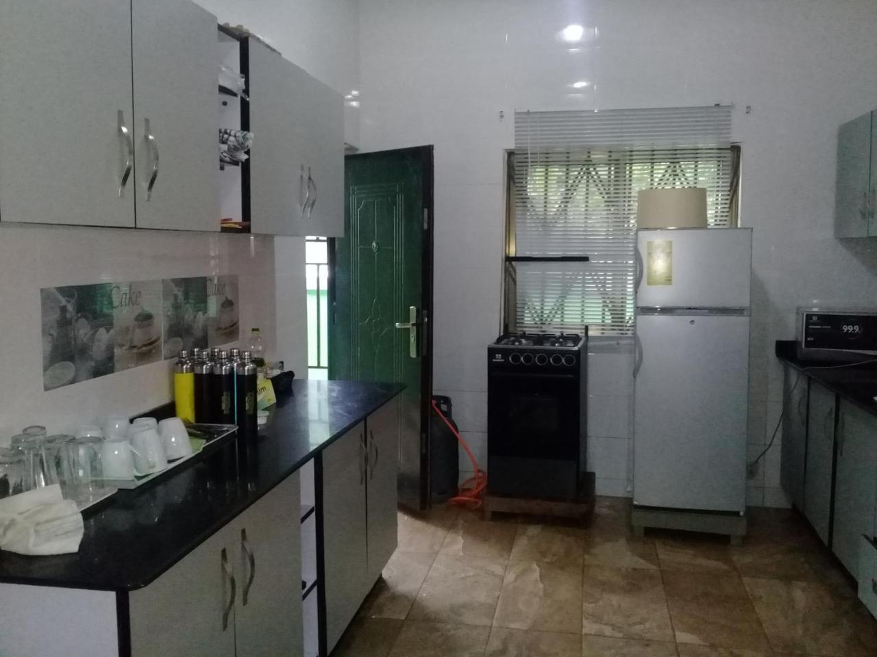 3A'S Guest House Akosombo Buitenkant foto