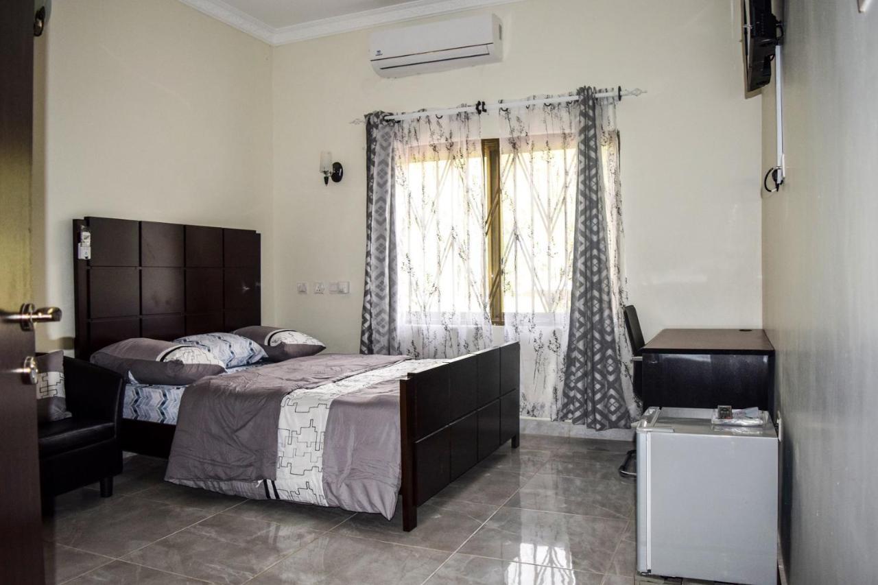 3A'S Guest House Akosombo Buitenkant foto