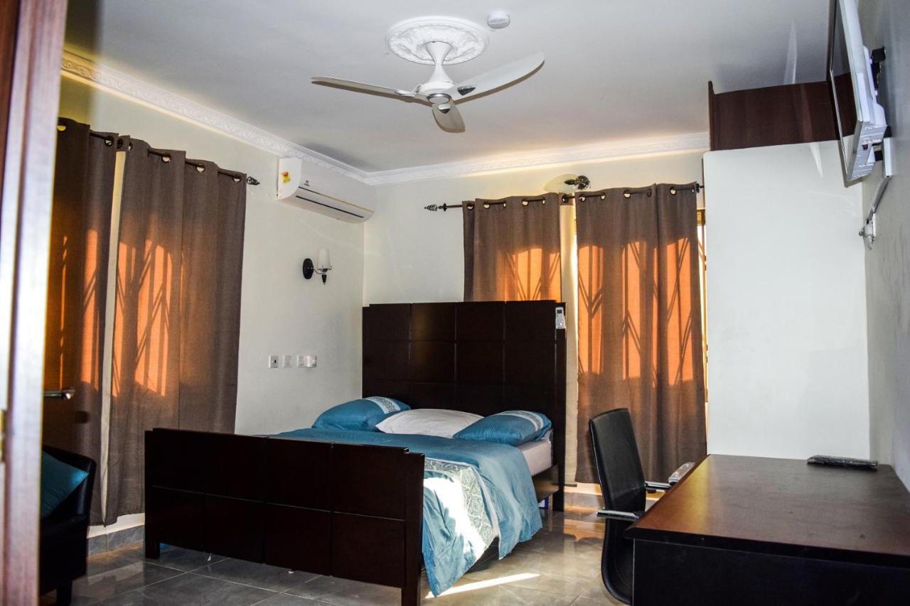 3A'S Guest House Akosombo Buitenkant foto
