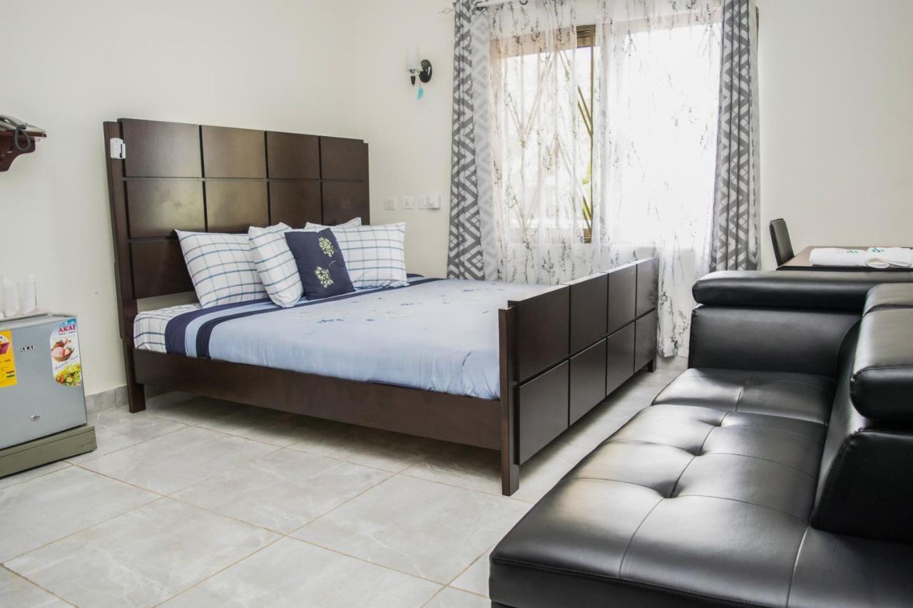 3A'S Guest House Akosombo Buitenkant foto