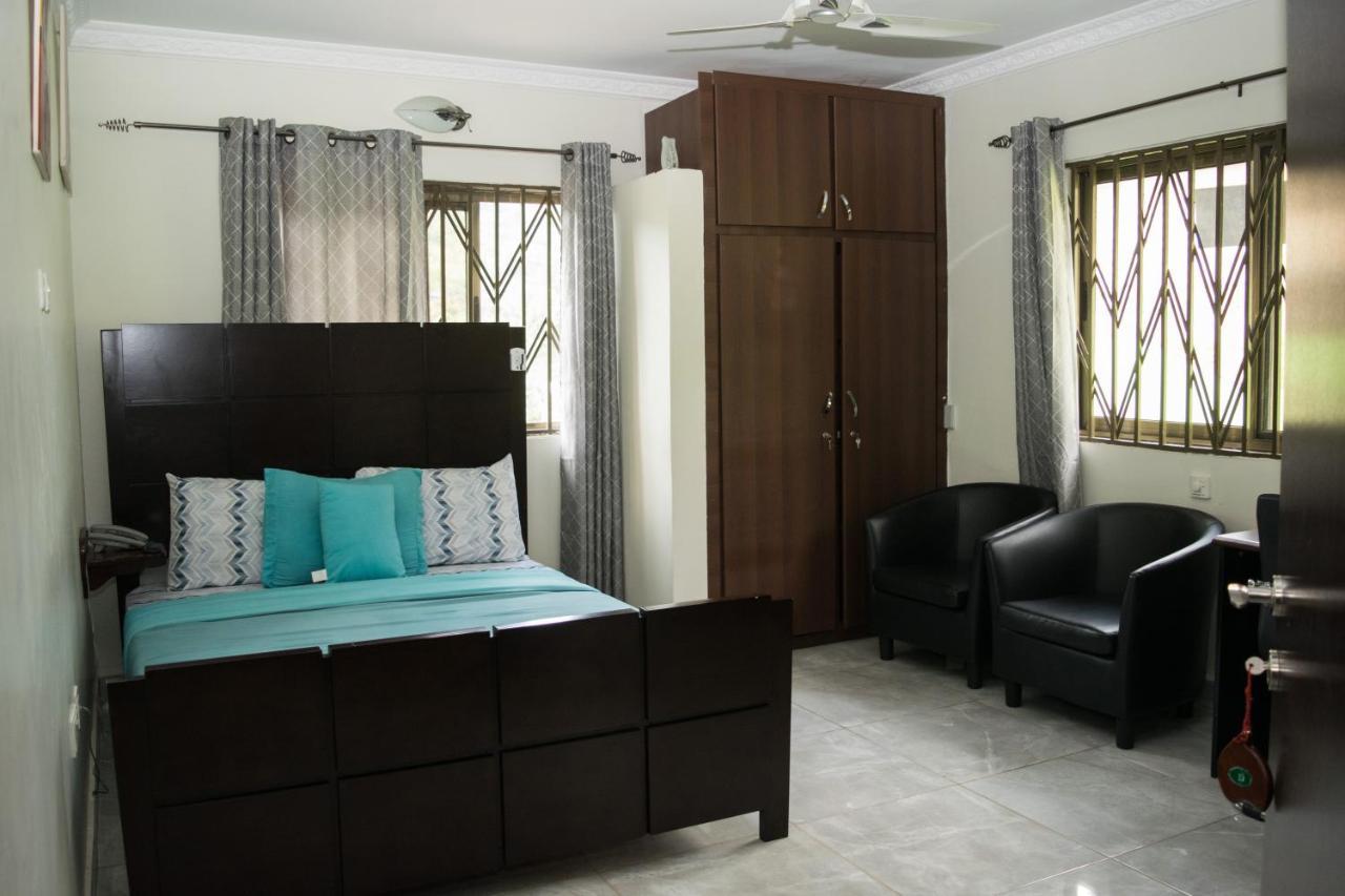 3A'S Guest House Akosombo Buitenkant foto