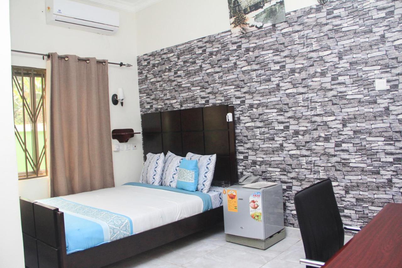 3A'S Guest House Akosombo Buitenkant foto