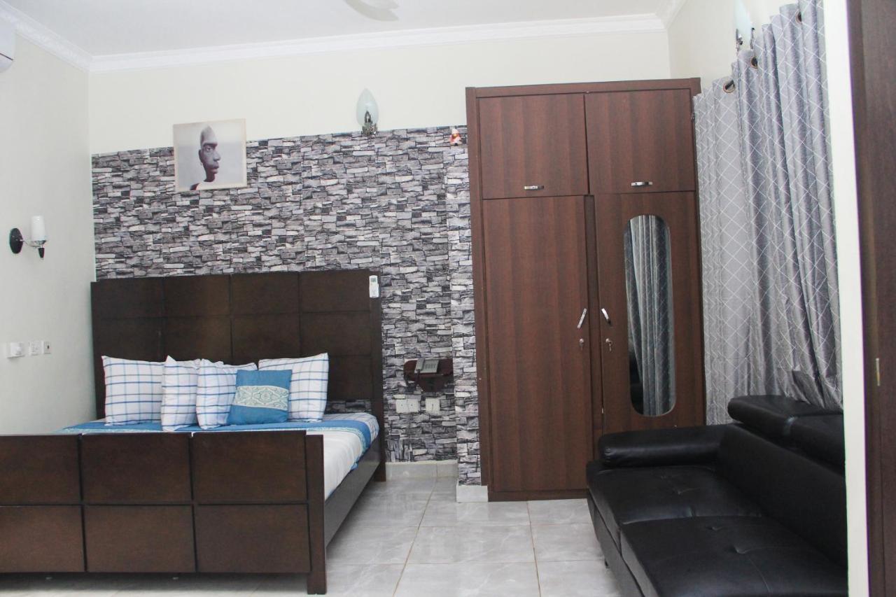 3A'S Guest House Akosombo Buitenkant foto